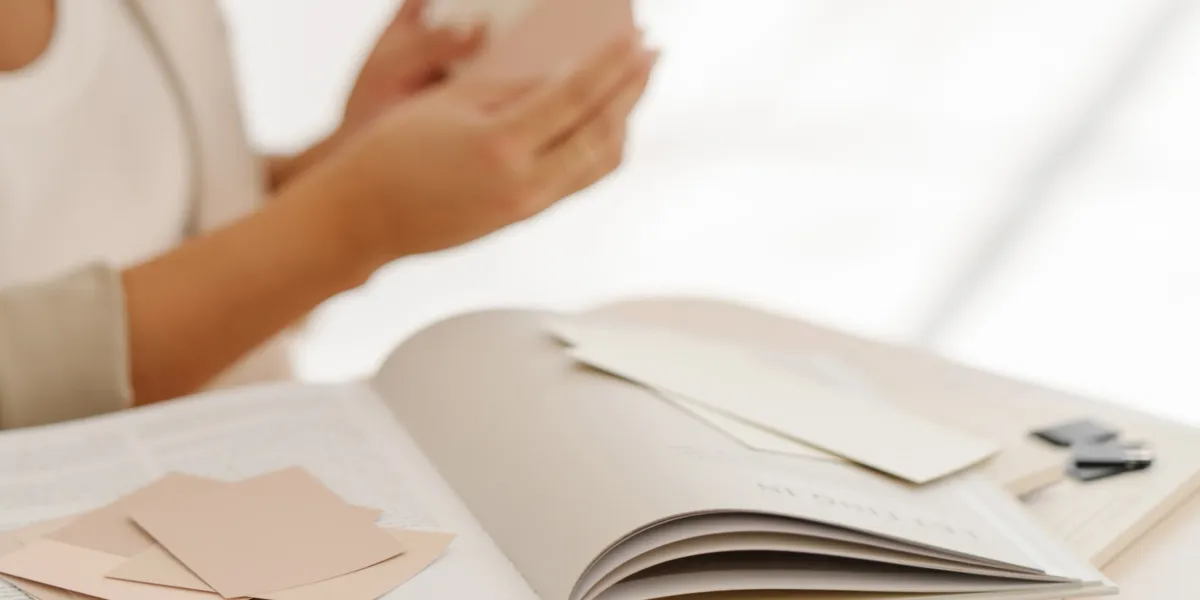 Graphiste, brand designer ou directeur artistique : qui choisir pour ton projet ?